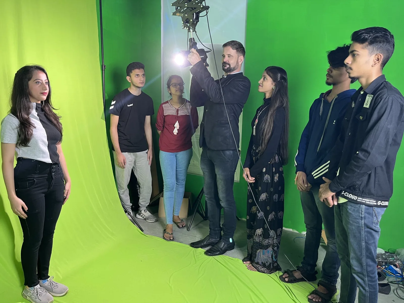greenroom-equipments-images-of-iifa